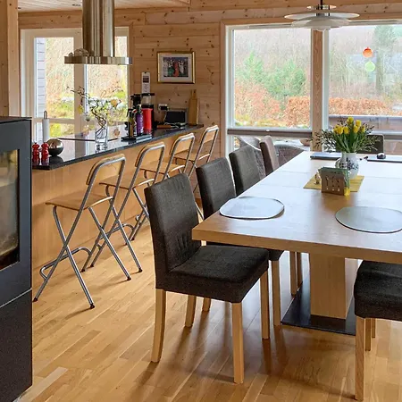 4 Bedroom Amazing In Lindesnes * Eigeland