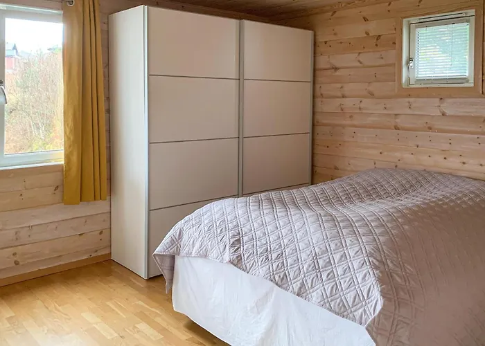 4 Bedroom Amazing In Lindesnes